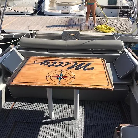 Barca Su Ortigia Botel